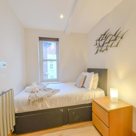 Central Two Bedroom Apartments St Albans By Central Stays Short Lets & Serviced Accommodation With Free Parking Dış mekan fotoğraf