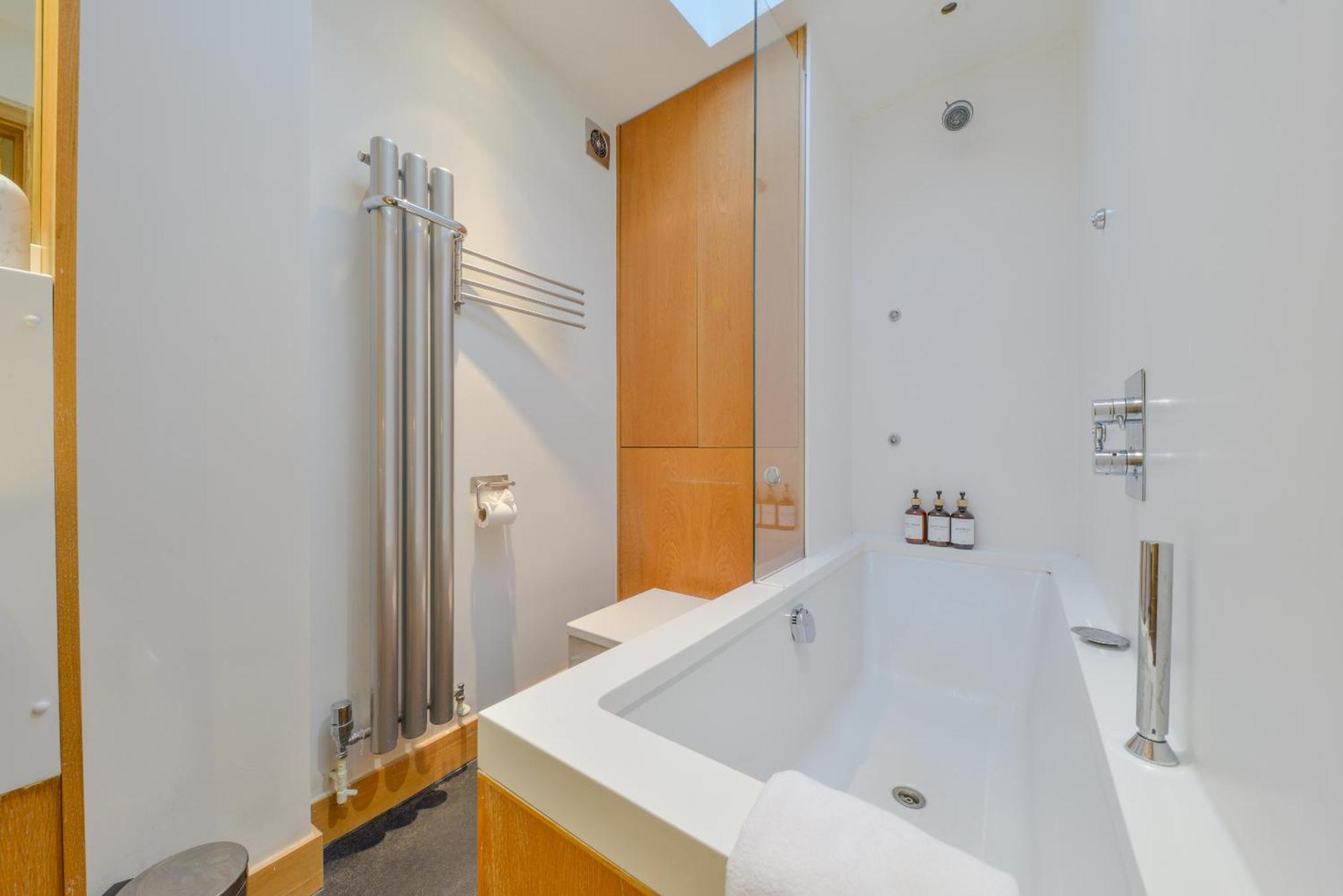 Central Two Bedroom Apartments St Albans By Central Stays Short Lets & Serviced Accommodation With Free Parking Oda fotoğraf
