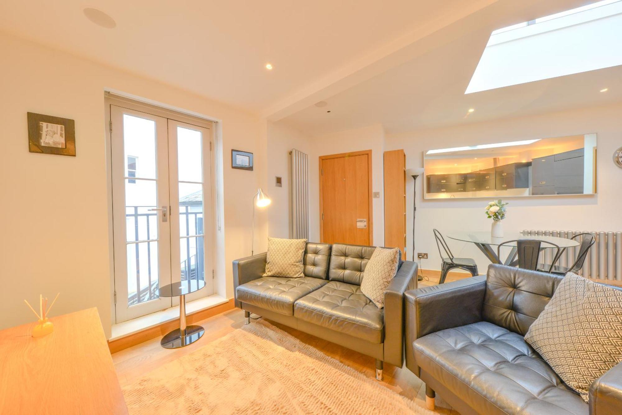 Central Two Bedroom Apartments St Albans By Central Stays Short Lets & Serviced Accommodation With Free Parking Oda fotoğraf